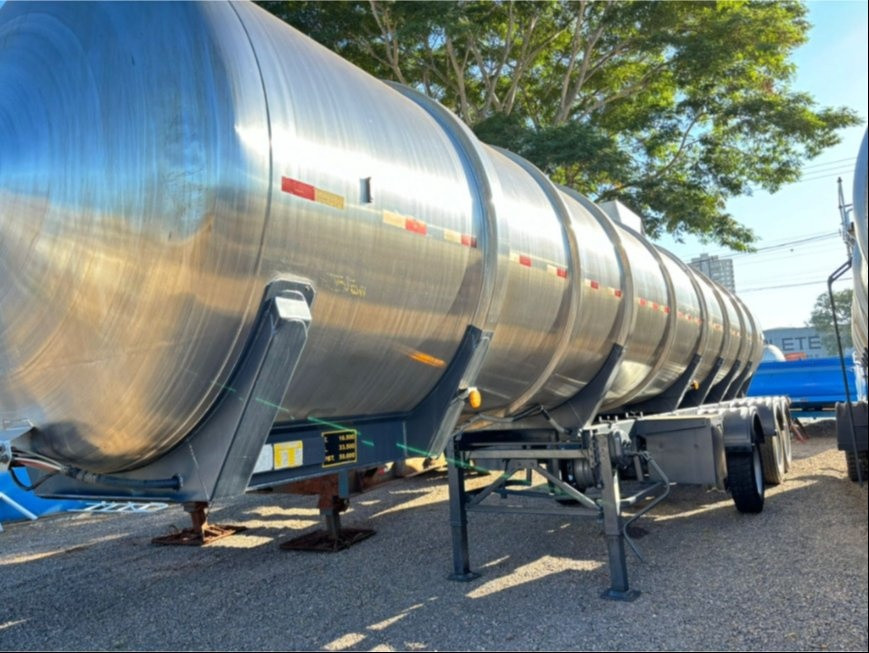 Carroceria Randon Carreta inox - Ano 2006