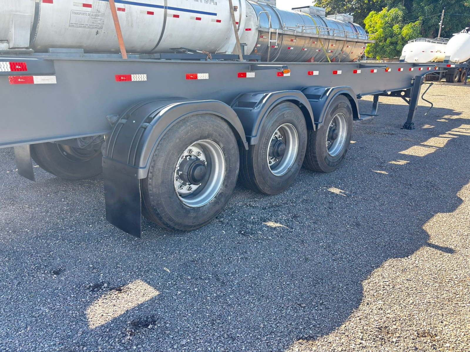 Carroceria Facchini Prancha - Ano 2013