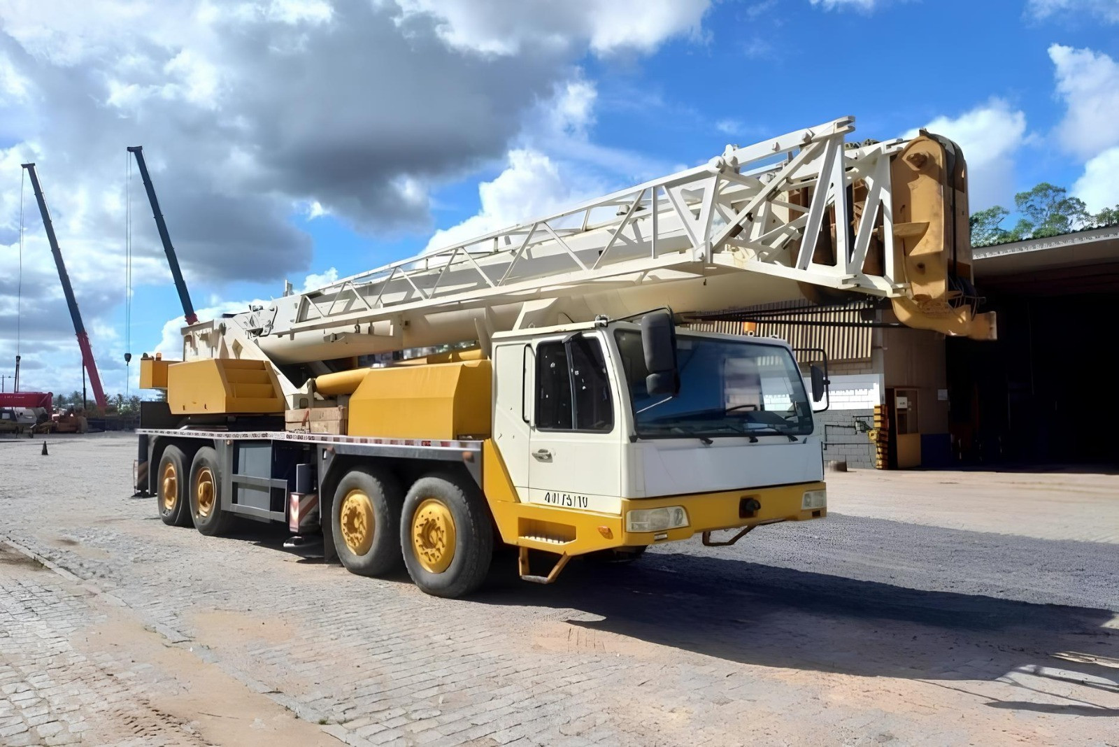 Zoomlion ZMC75 – Caminhão Guindaste – 2013