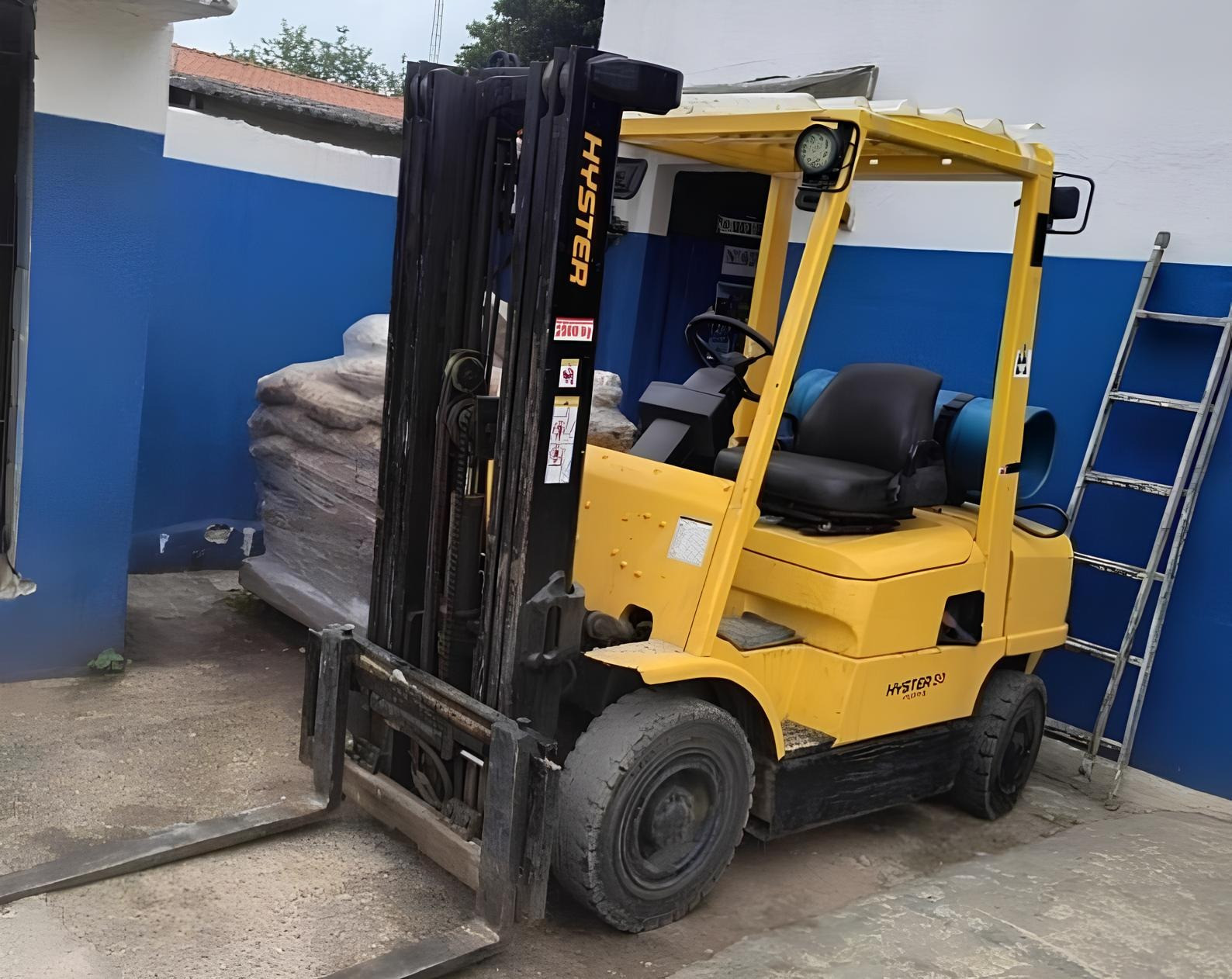 Empilhadeira Hyster H50 GLP – Ano 2004 | 2.500 kg | 7.900 Horas