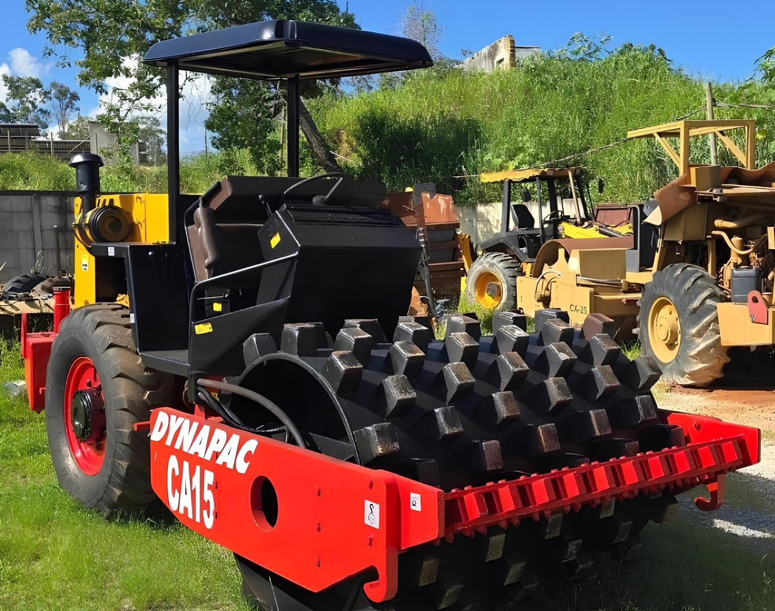 Rolo Compactador Dynapac CA15 – Ano 1988 | Pata de Carneiro