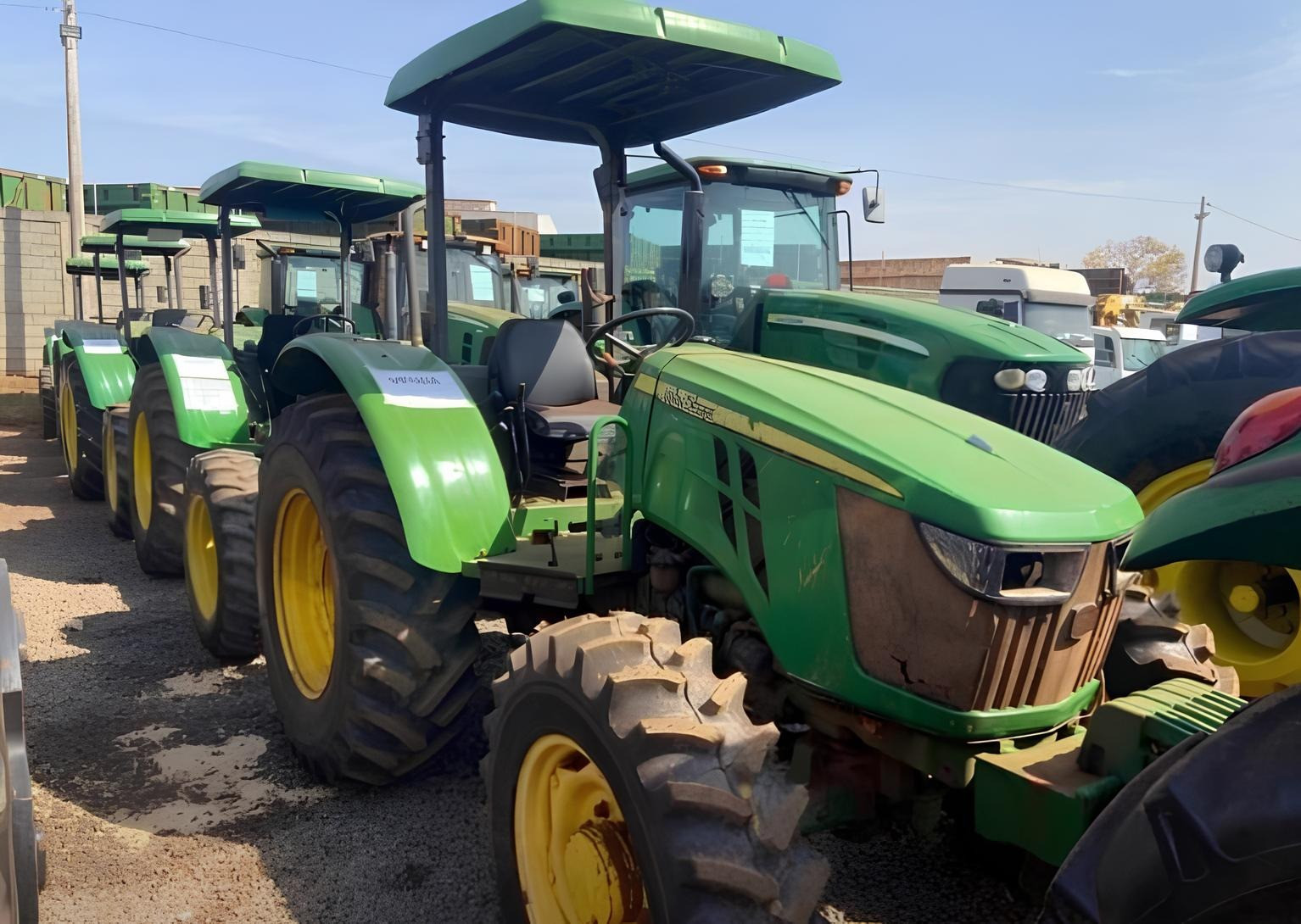 Trator John Deere 5080E – Ano 2021 | 9.300 Horas