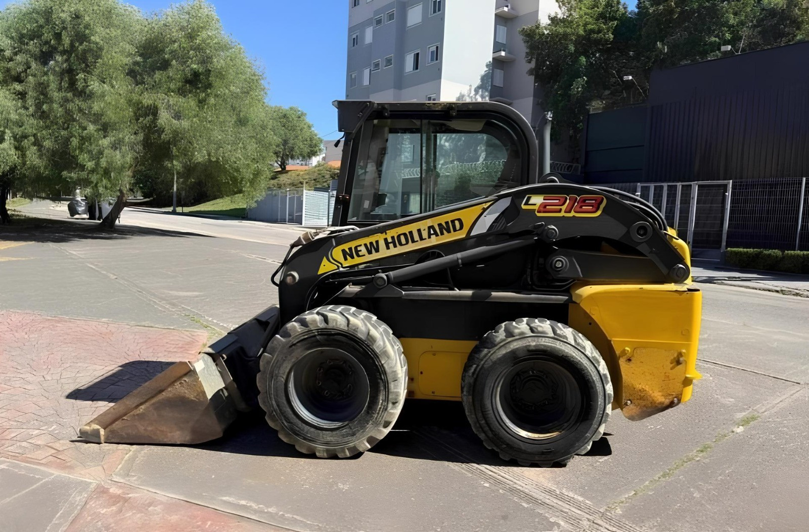 Minicarregadeira New Holland L218 – Ano 2018 | 5.000 Horas