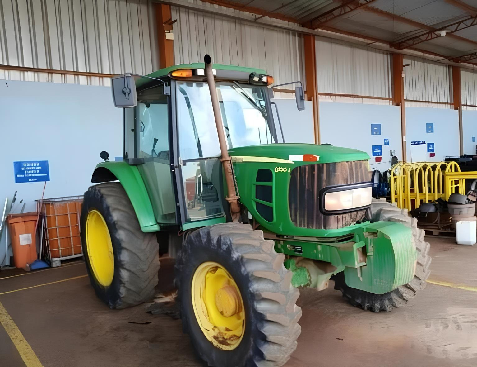 Trator John Deere 6100J ano 2020, 4x4, com 8220 horas