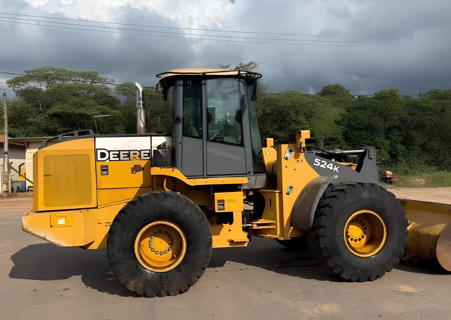 Pá Carregadeira John Deere 524K ano 2013 com 15.000 horas