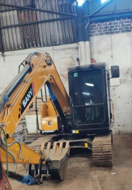 Escavadeira Sany SY75 ano 2023 com apenas 50 horas