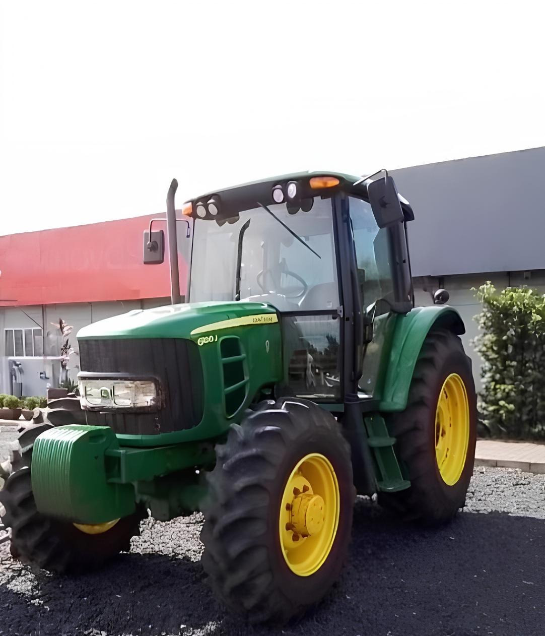 Trator John Deere 6100J - ano 2021, 4x4, com 2930 horas