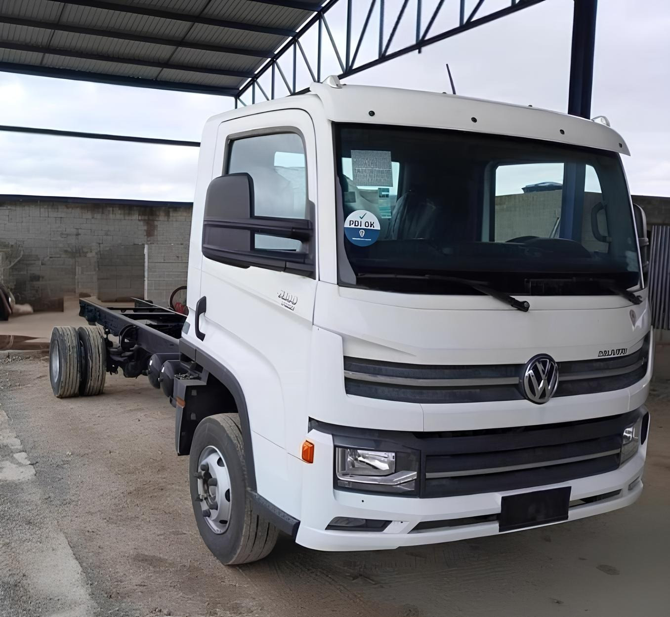 Caminhão Volkswagen VW 11.180 Delivery - ano 2023 4x2 no chassi 0 Km
