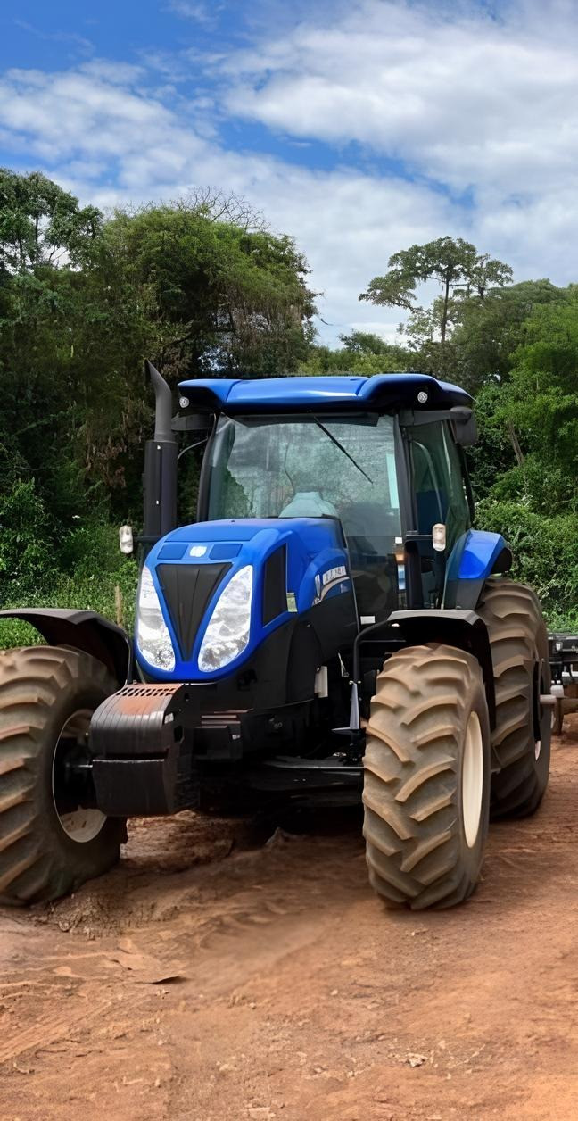 Trator New Holland T7.175 ano 2017, com 2500 horas