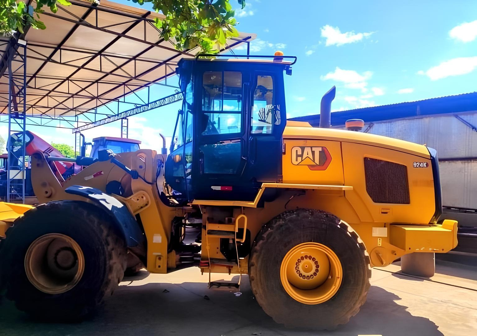 Pá Carregadeira Caterpillar 924K - ano 2021 com 11.000 horas