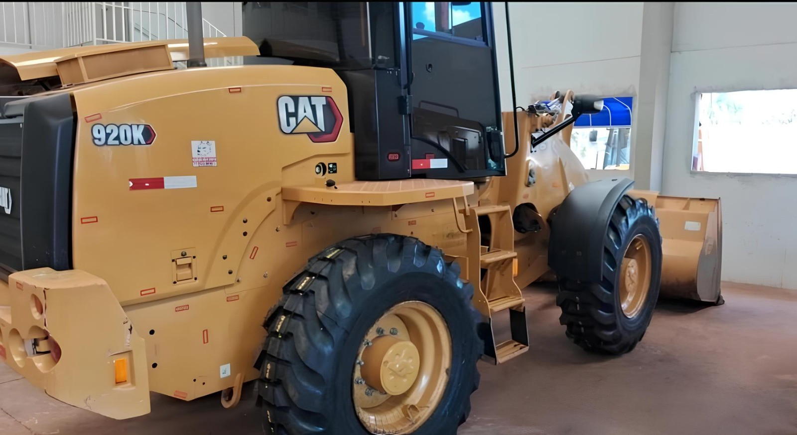 Pá Carregadeira Caterpillar 920 - ano 2022 com 3.200 horas