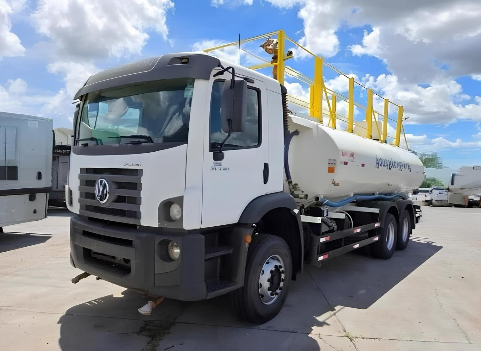 Caminhão Volkswagen VW 31.330 ano 2021, 6x4