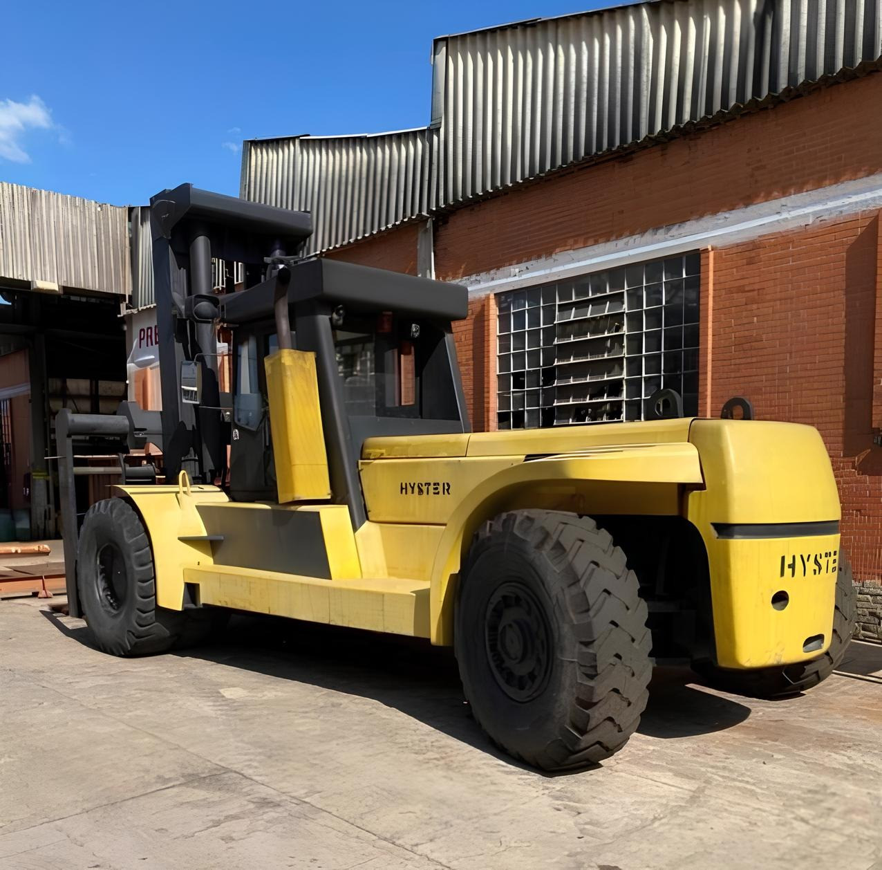 Empilhadeira Hyster H700E ano 2000 com capacidade de 35T