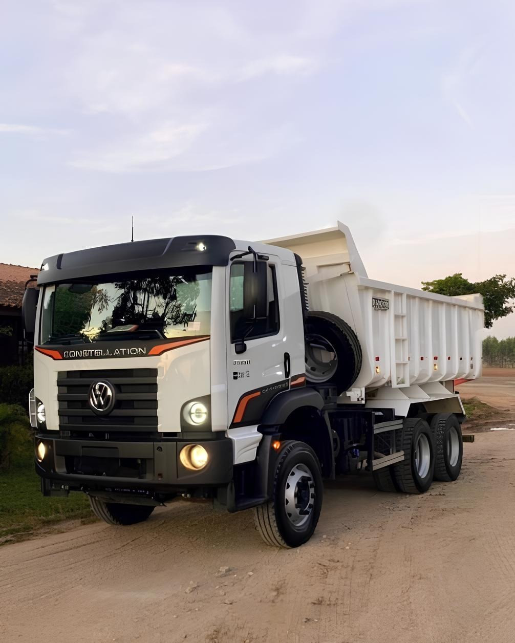 Caminhões Volkswagen VW 27.260 ano 2024, 6x4, com caçamba de 14 ㎥, média de 3000 Km e 280 horas