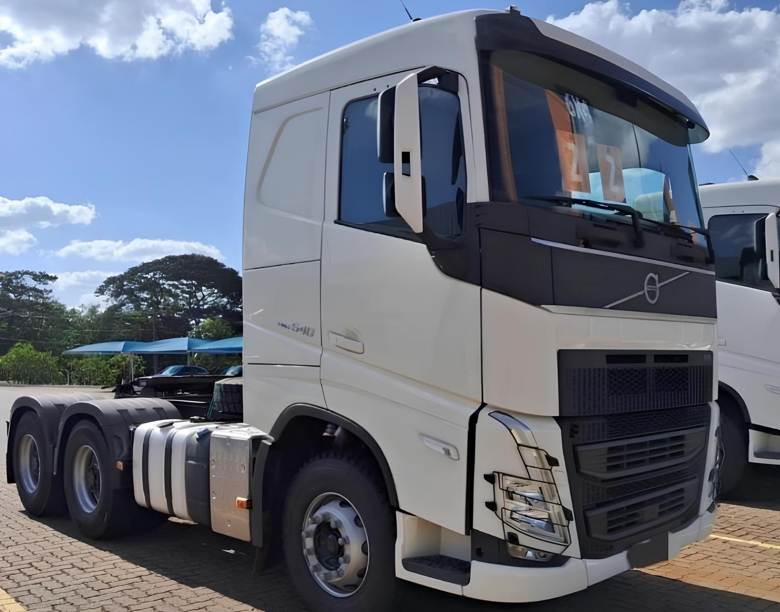Caminhões Volvo FH540 ano 2022, 6x4, automático, média de 200.000 km