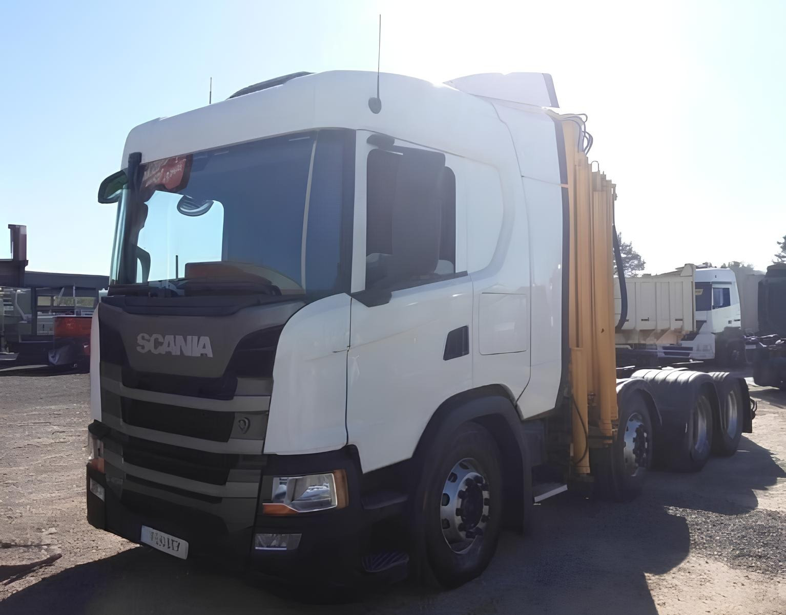 Caminhão Scania G450 ano 2022, 8x2, Bitruck, com Munck PHD 25.007 para 12 toneladas