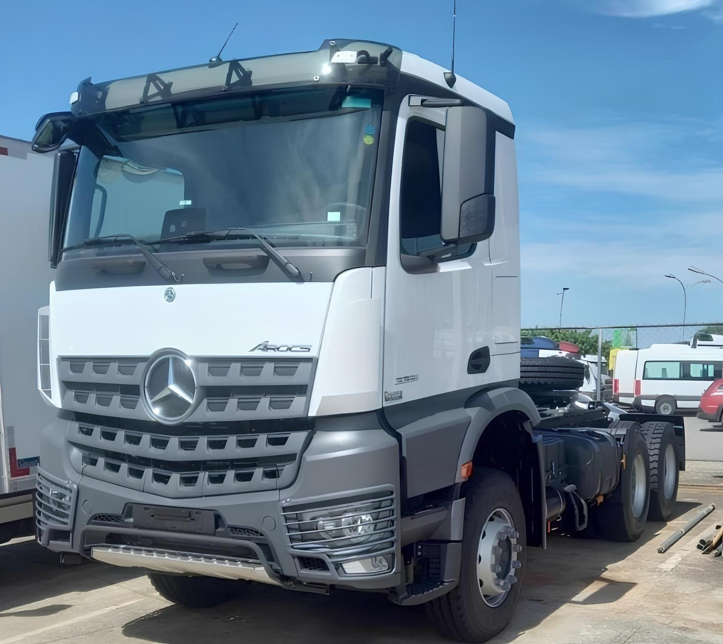 Caminhão Mercedes Benz 3351 S cavalo mecânico ano 2024, 6x4, automático