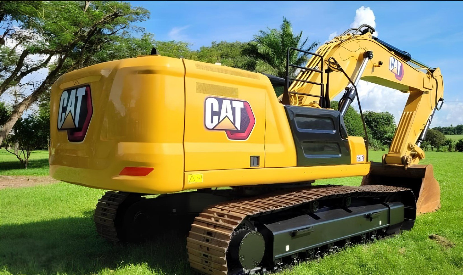 Escavadeira Caterpillar 336 ano 2019 com 3.800 horas