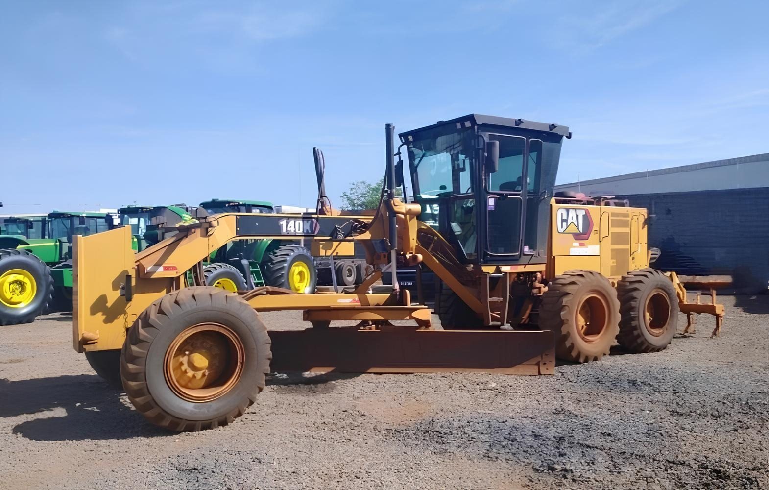 Motoniveladora Caterpillar 140K ano 2021, com 5330 horas