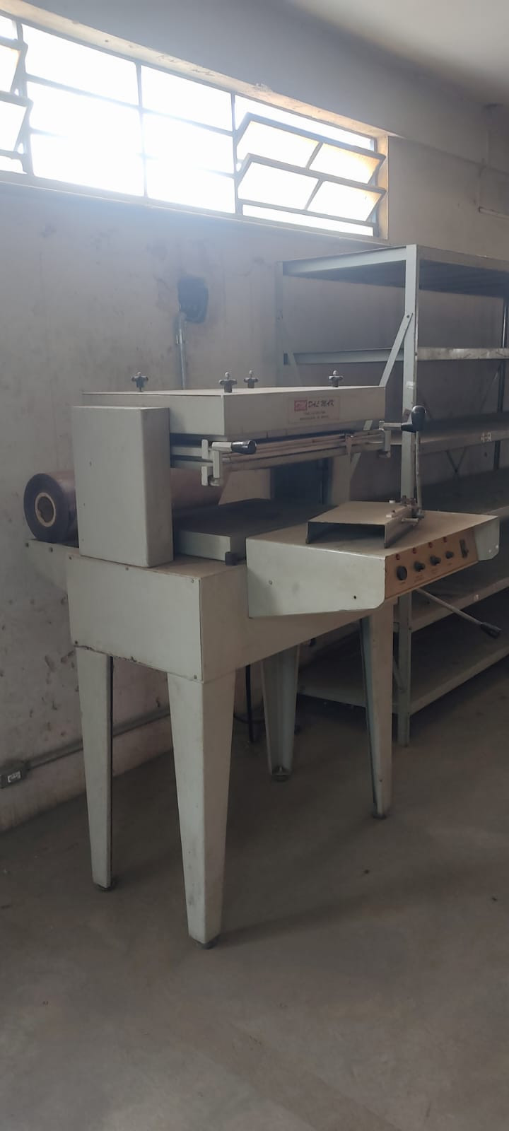 Máquina Seladora Encarteladora Skin