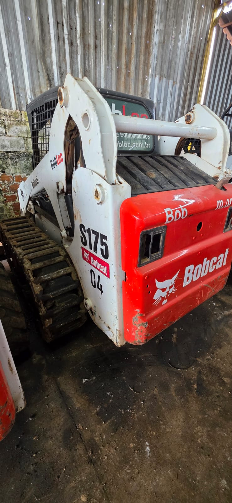Mini Carregadeira Bobcat S175 2011 - 9.632 horas - Revisada