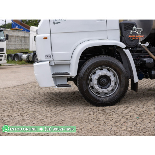 Caminhão Volkswagen 23220 6X2 - ano 2005