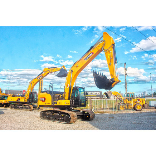 Escavadeira de 21T - FR215F