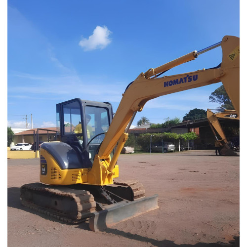 Escavadeira Komatsu PC55MR 2012 – 1.850h – Ar Condicionado