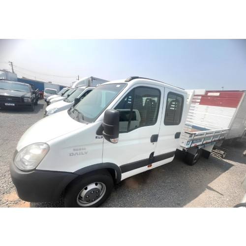 Caminhão Iveco 35S14 – Ano 2014 | Cabine Dupla | Turbo | 629.000 km