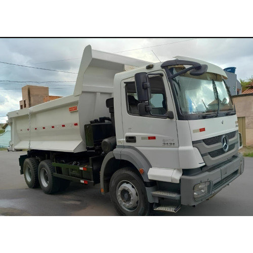 Caminhão Mercedes-Benz MB 3131 – Ano 2020 | 6x4 | Caçamba Rossetti 14 m³ | 80.000 km