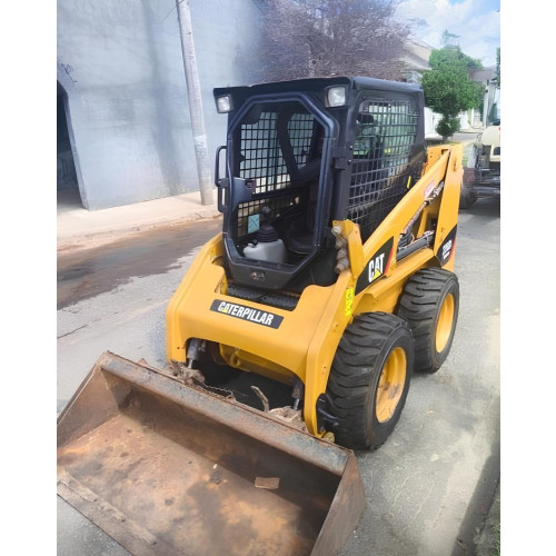 Mini Carregadeira Bobcat 226 B3 ano 2013 – 4.000 Horas