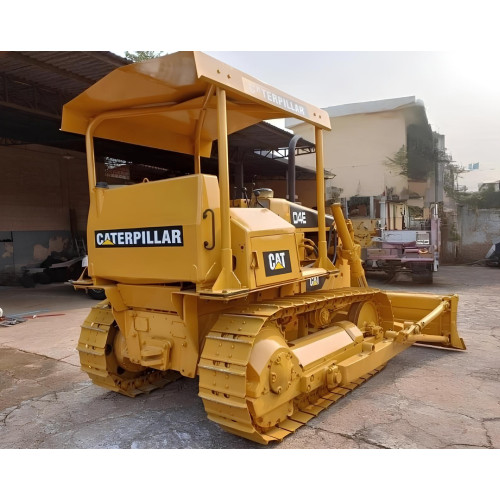Trator de Esteira Caterpillar D4E - ano 1983 - com Embreagem