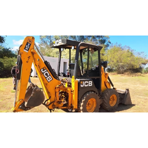 Mini retroescavadeira JCB 1CX - ano 2012 - 4x4 - com 7.800 horas