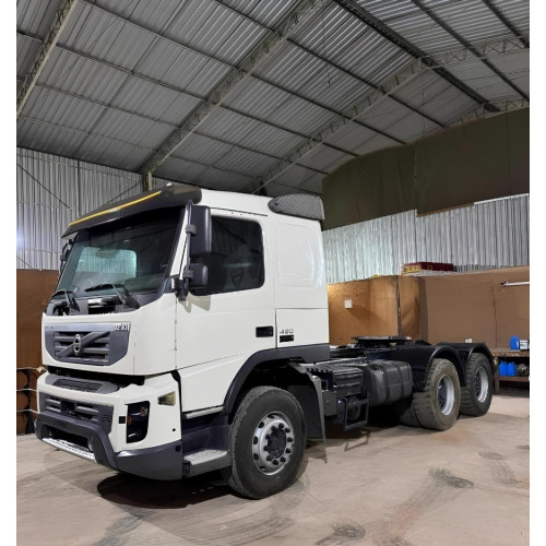 Caminhão Volvo FMX 480 - ano 2011 - 6x4 - cavalo mecânico
