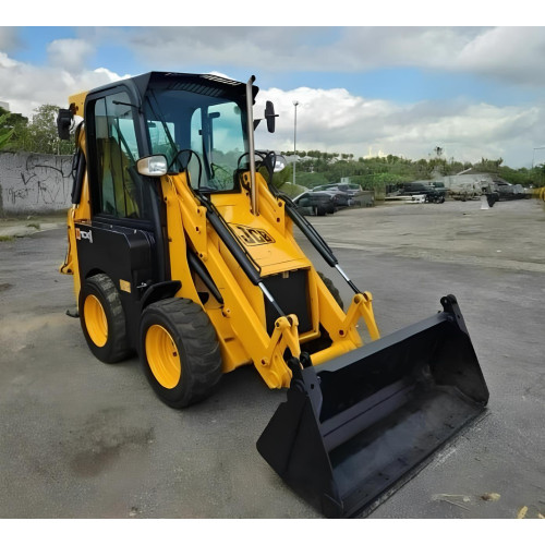 Mini retroescavadeira JCB 1CX - ano 2013 - 4x4 - com 4.300 horas