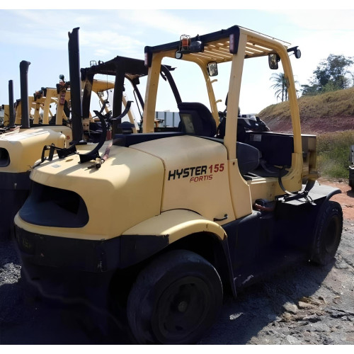 Empilhadeira Hyster 155 - ano 2017 - à gás - com média de 10.000 horas