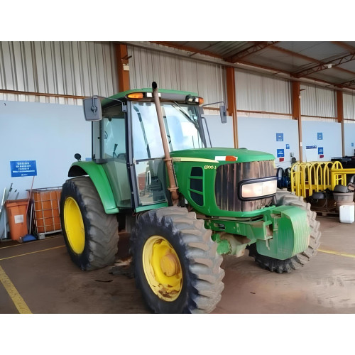 Trator John Deere 6100J ano 2020, 4x4, com 8220 horas