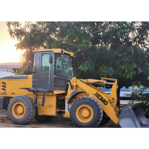 Pá Carregadeira XCMG ZL30BR ano 2016 com 3100 horas