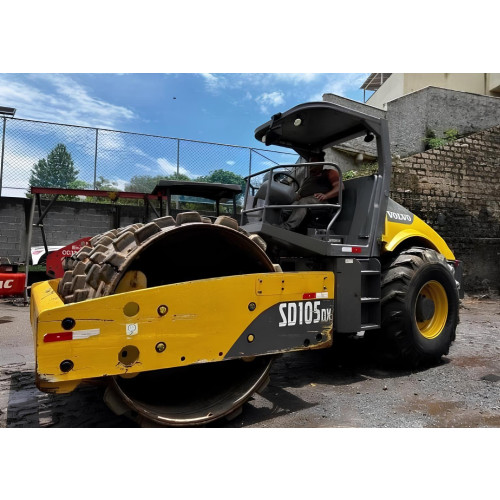 Rolo Compactador Volvo SD 105DX ano 2009 com Kit Pata / Liso, 5000 horas
