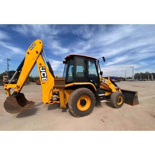 Retroescavadeira JCB 3CX ano 2020, 4x4, com 3.180 horas