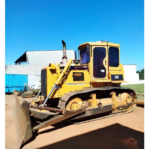 Trator de Esteira Caterpillar D6D ano 1988 com ar condicionado