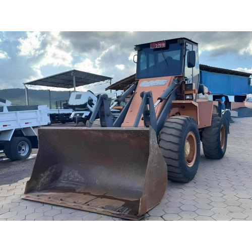 Pá Carregadeira Case W20 ano 2007 com 14.000 horas