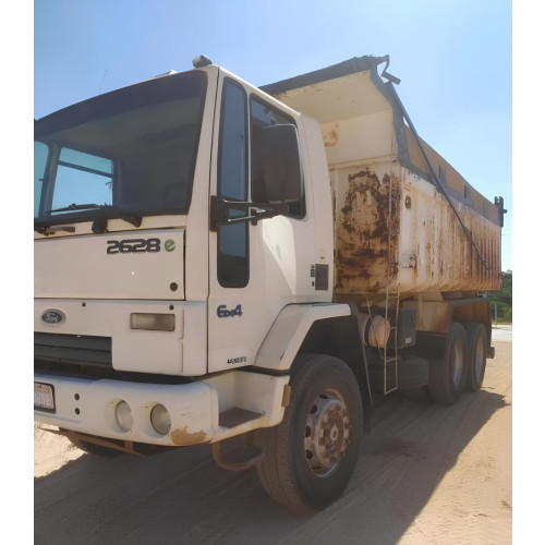 Caminhão Ford Cargo 2628 ano 2011, 6x4, com caçamba de 12 ㎥