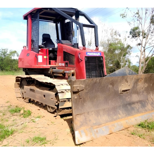Trator de Esteira Fiatallis FD110 ano 2004 com motor Cummins 6 cilindros