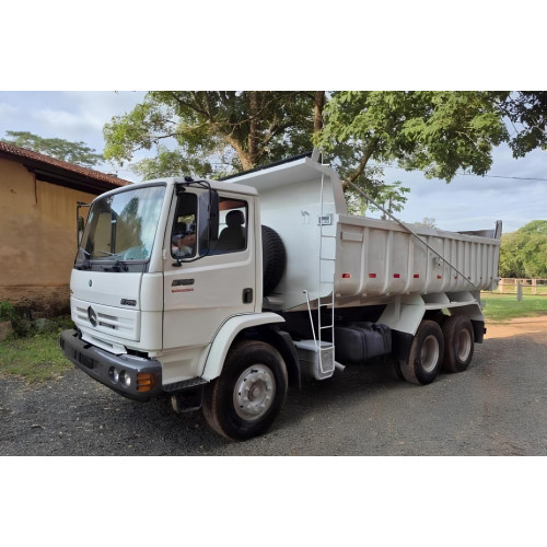 Caminhão Mercedes Benz MB 2726 ano 2009, 6x4, com caçamba de 12 ㎥ de leque