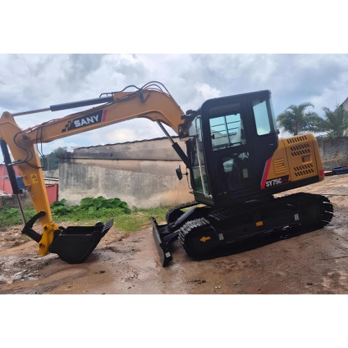 Escavadeira Sany SY75C ano 2022 com média de 1000 horas