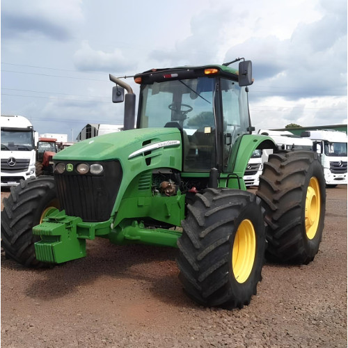 Trator John Deere 7210J ano 2013, 4x4, com 24.000 horas e mecânica revisada R$ 300.000 (Interior de SP)