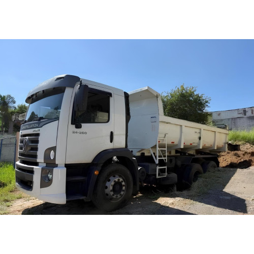 Caminhão Volkswagen VW 24-250 ano 2010, 6x2, com caçamba Fachinni de 10 ㎥, 450.000 km