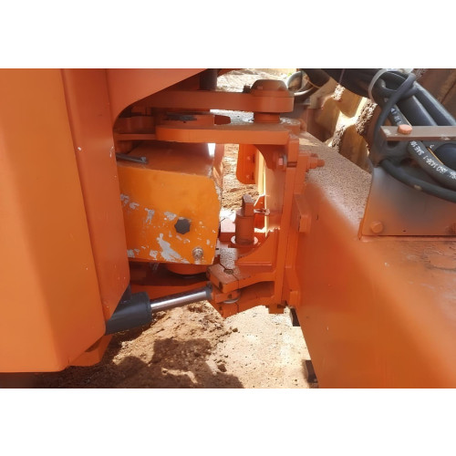 Rolo Compactador Hamm 3411 ano 2013 com média de 7.000 horas