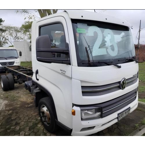 Caminhão Volkswagen VW 9.170 ano 2023, 4x2, no chassis e 124.350 Km
